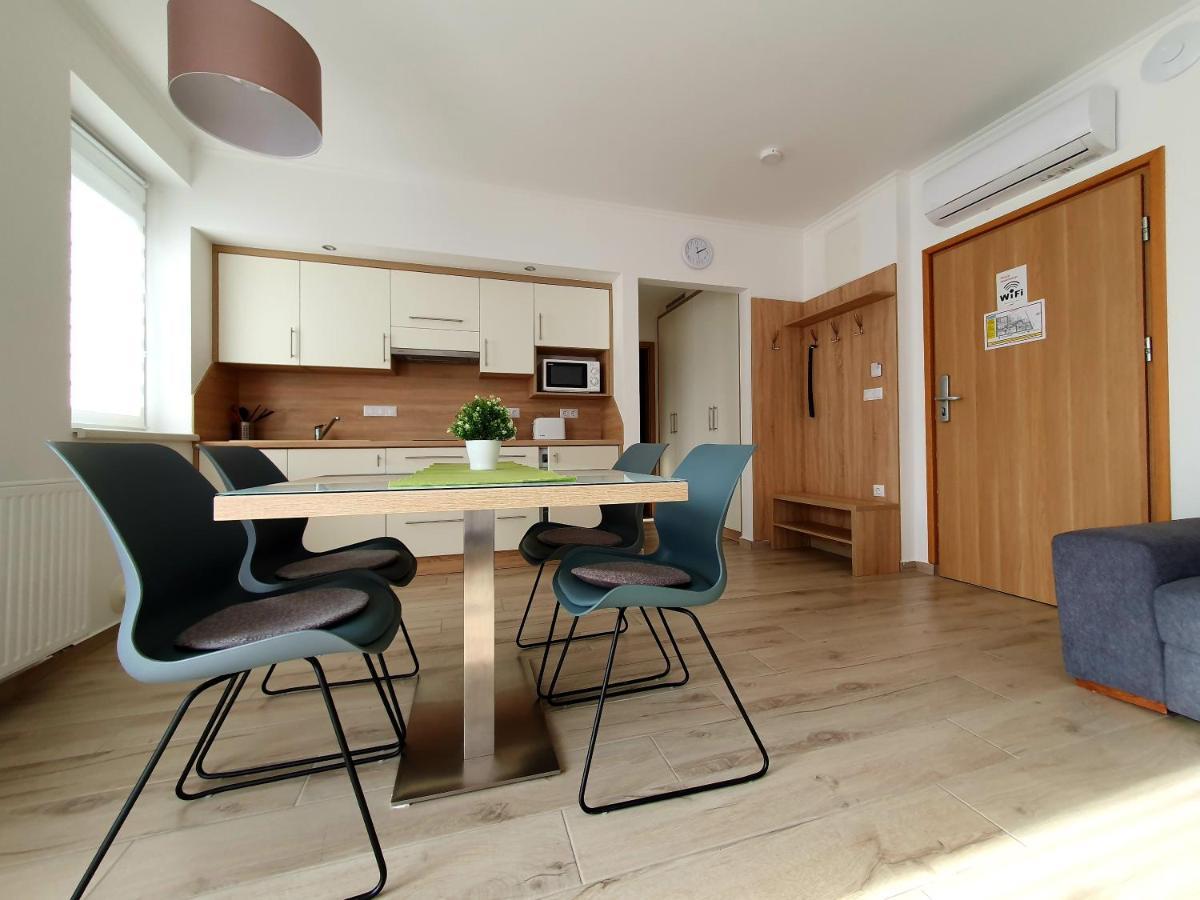 Maya Apartment Шарвар Екстер'єр фото