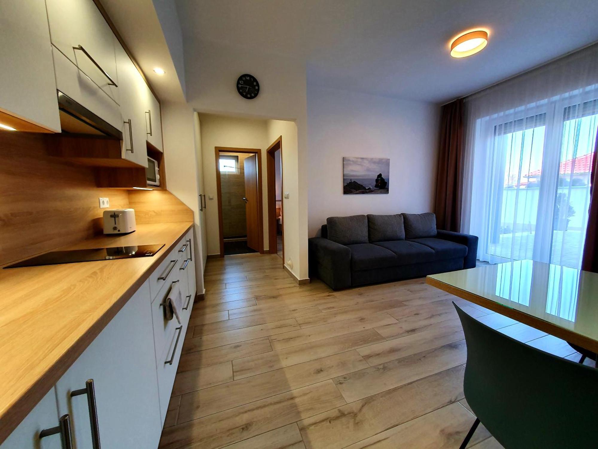 Maya Apartment Шарвар Екстер'єр фото